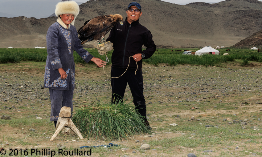 eagle huntress Aisholpan